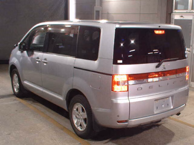 MITSUBISHI DELICA D:5