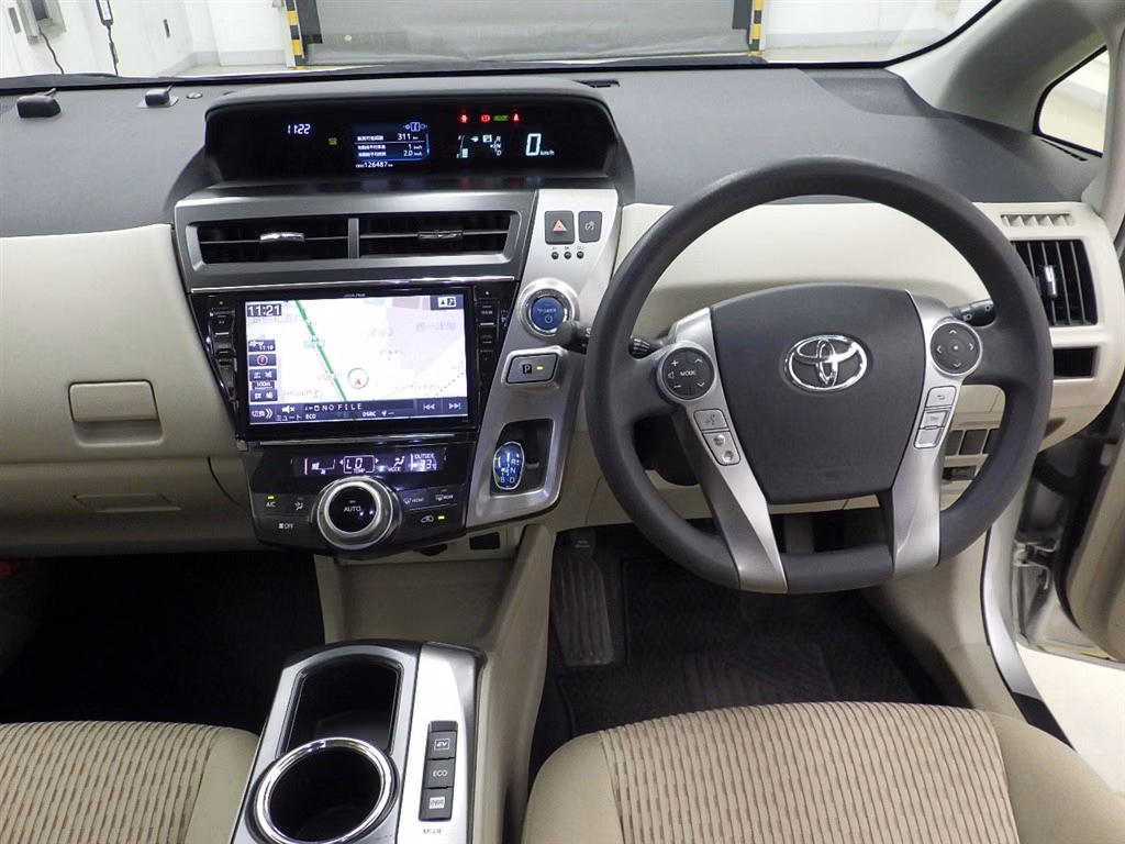 TOYOTA PRIUS ALPHA