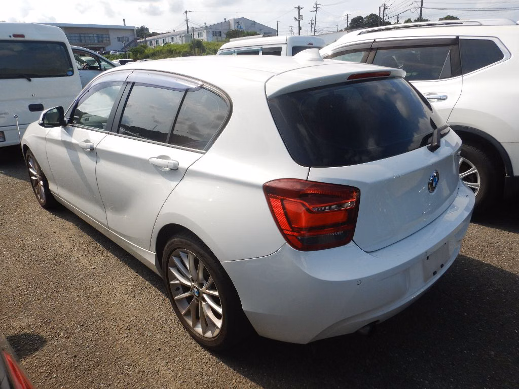 BMW 1-SERIES