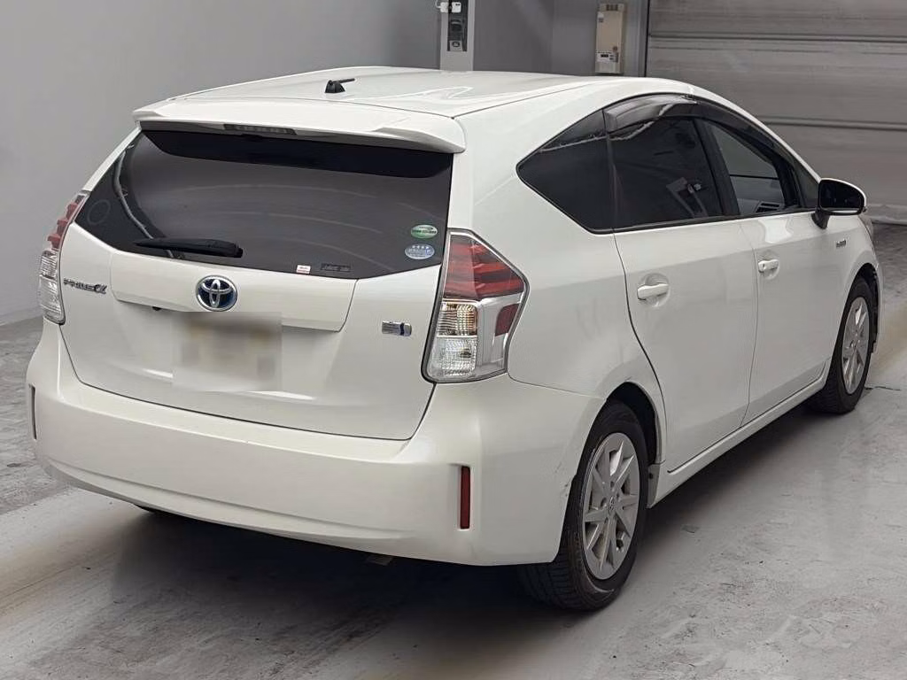 TOYOTA PRIUS ALPHA
