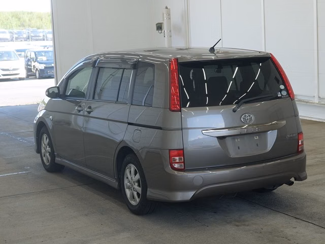 TOYOTA ISIS