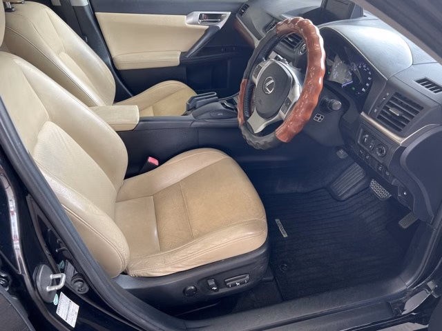 LEXUS CT200H