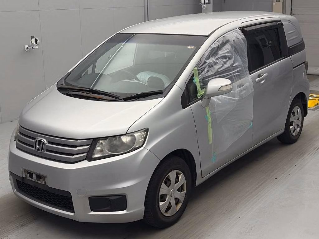 HONDA FREED SPIKE