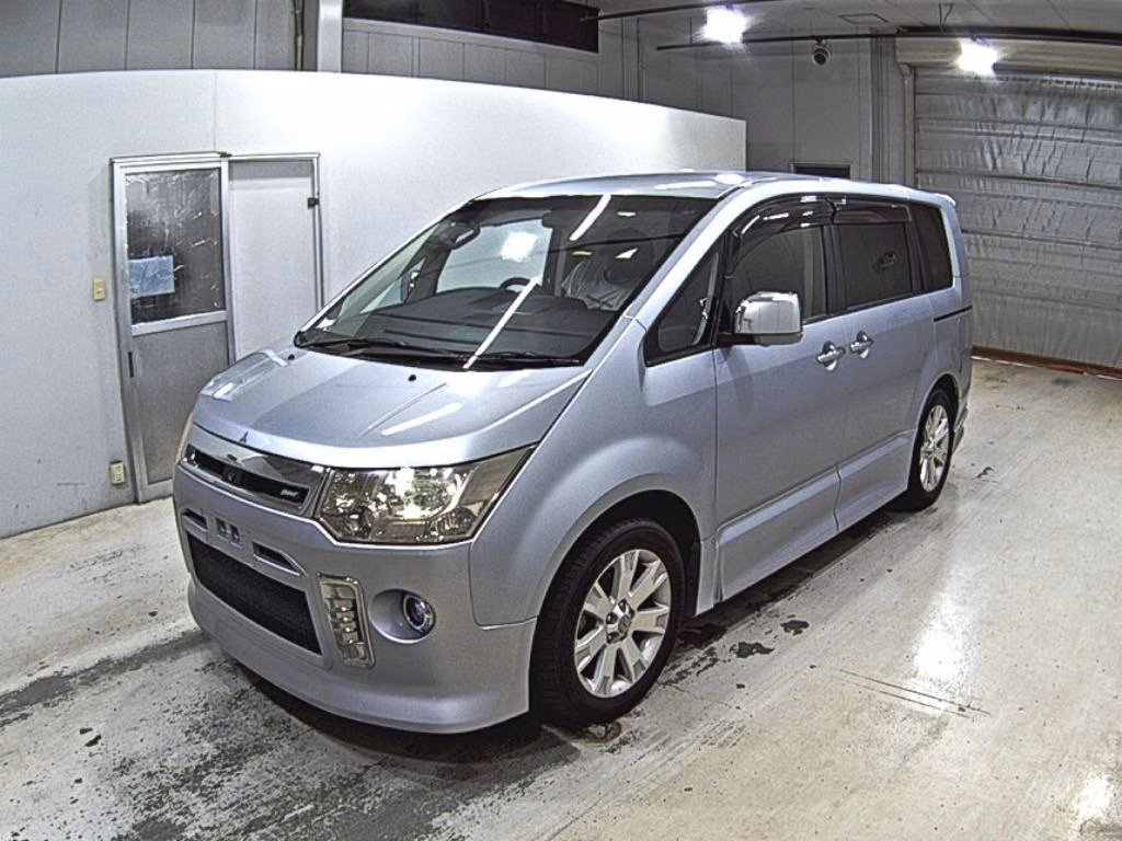 MITSUBISHI DELICA D:5