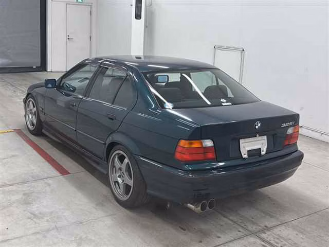 BMW 3-SERIES