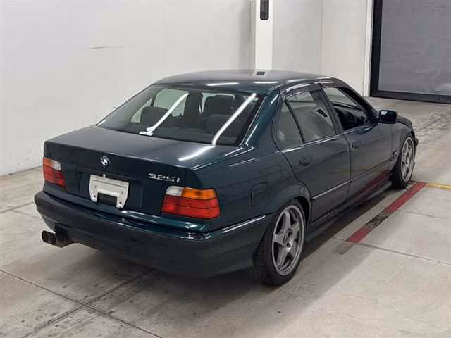 BMW 3-SERIES