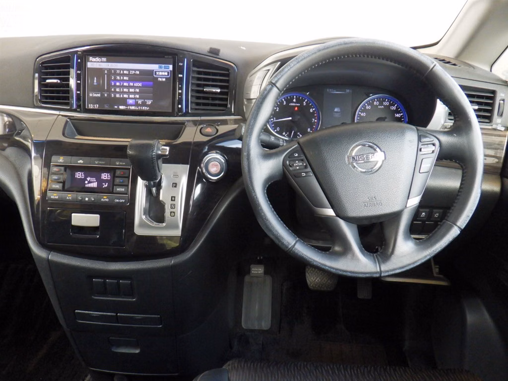 NISSAN ELGRAND