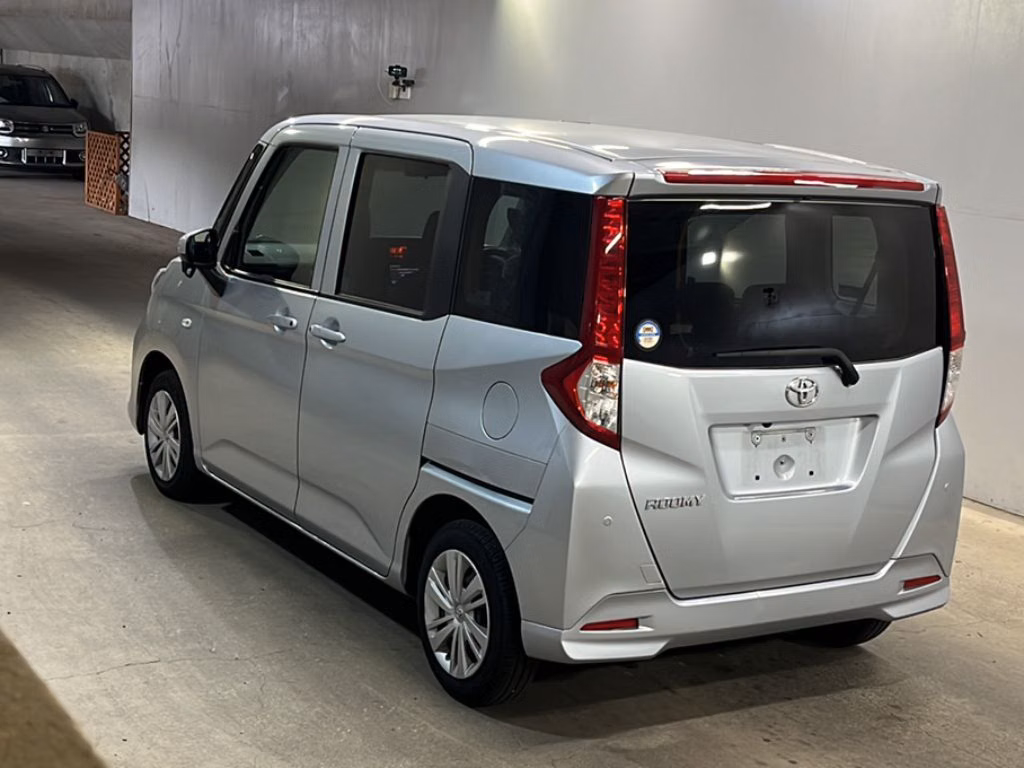 TOYOTA ROOMY