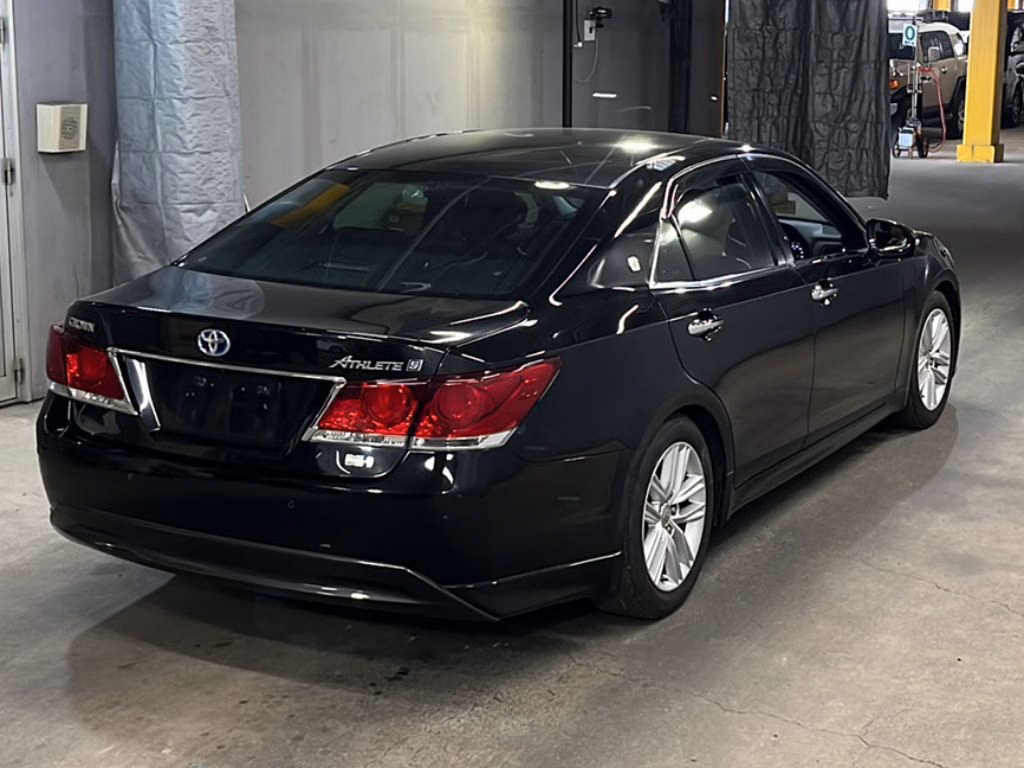 TOYOTA CROWN