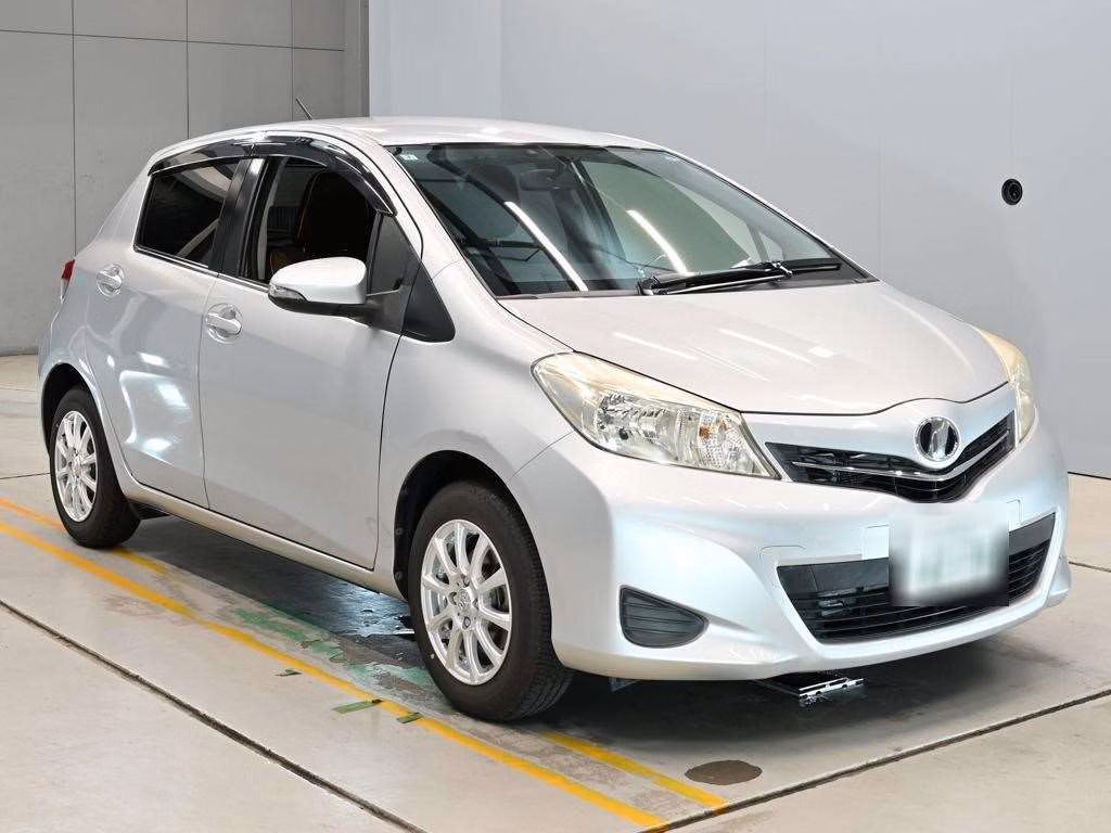 TOYOTA VITZ