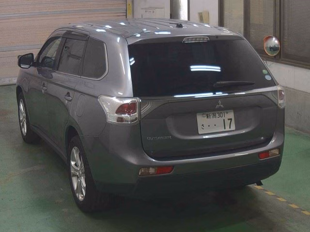 MITSUBISHI OUTLANDER