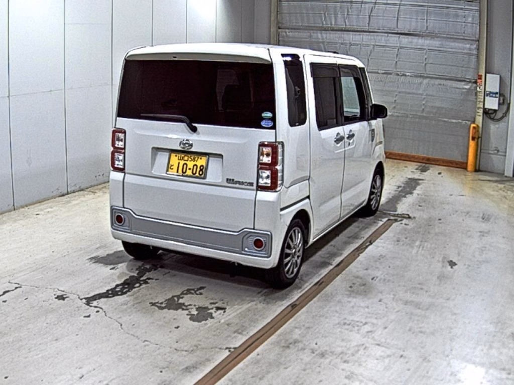 DAIHATSU WAKE