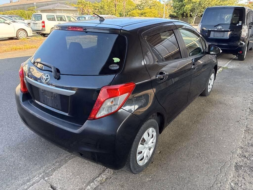 TOYOTA VITZ