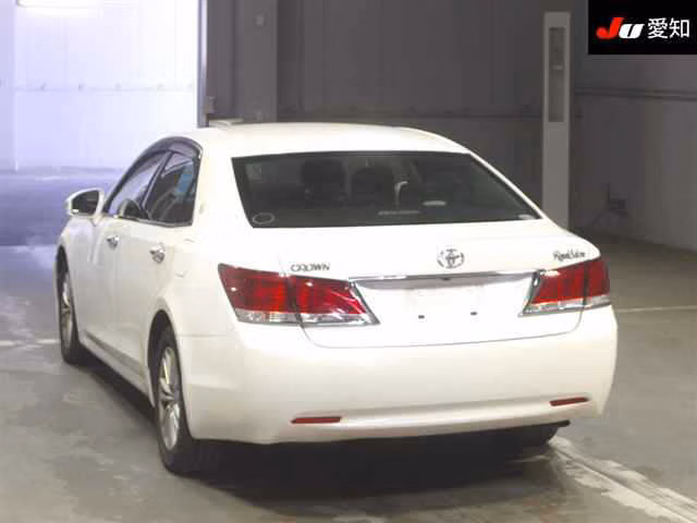 TOYOTA CROWN