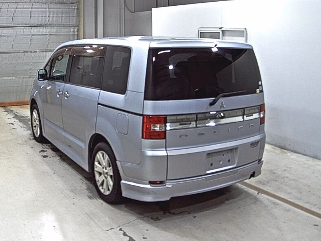 MITSUBISHI DELICA D:5
