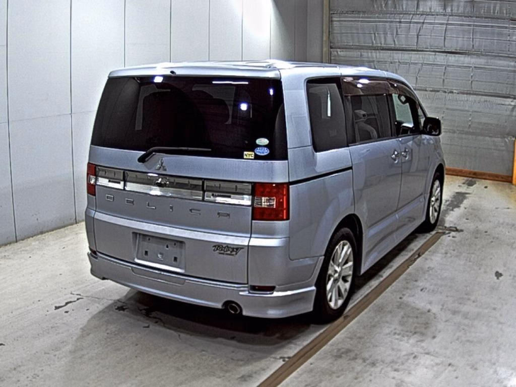 MITSUBISHI DELICA D:5
