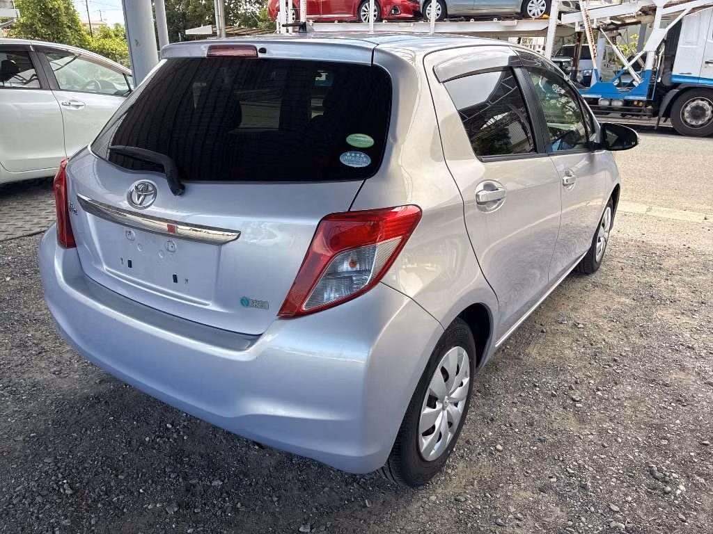TOYOTA VITZ