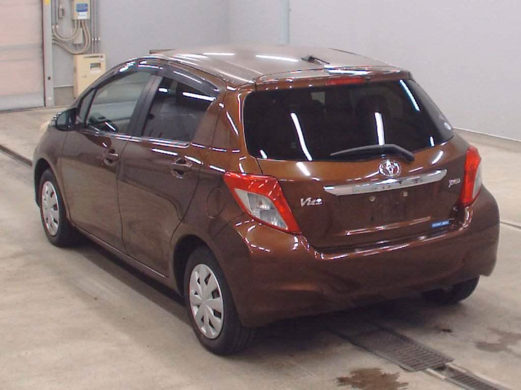 TOYOTA VITZ