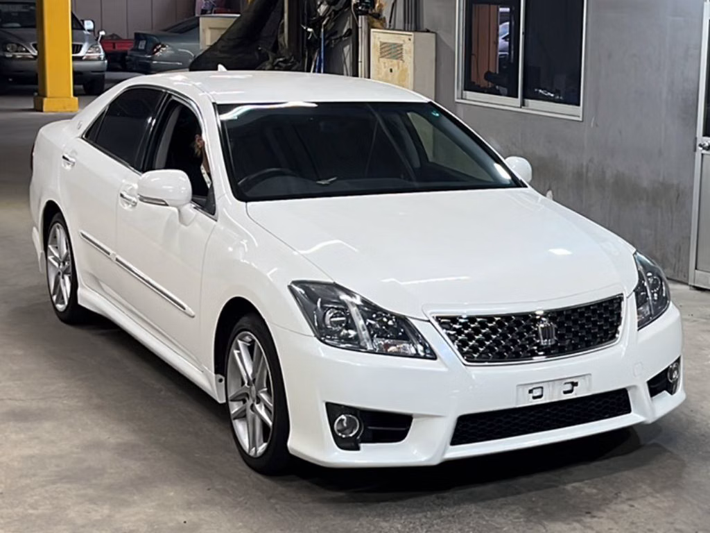 TOYOTA CROWN