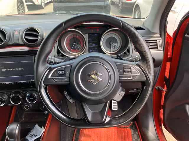 SUZUKI SWIFT