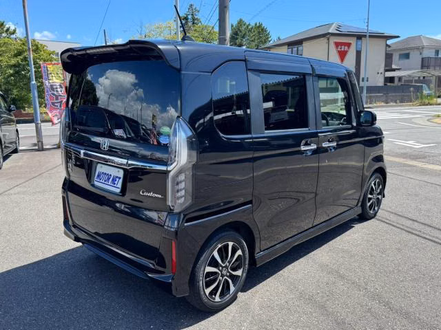 HONDA N-BOX