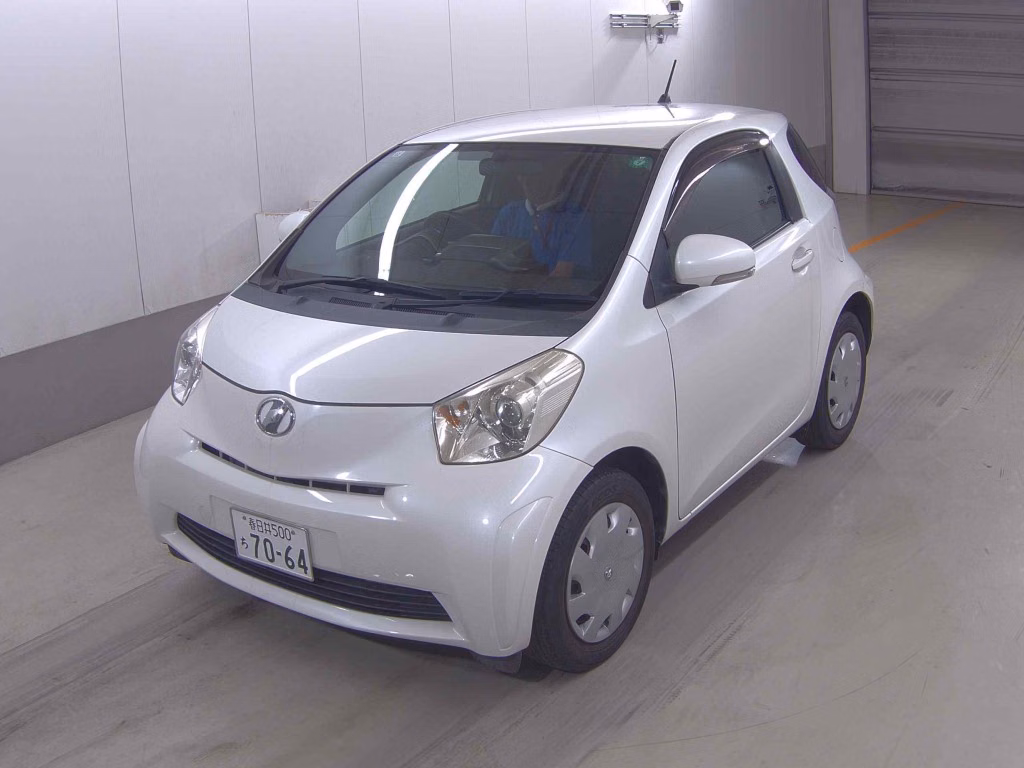 TOYOTA IQ