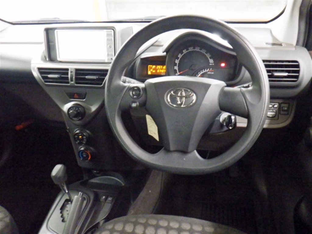 TOYOTA IQ