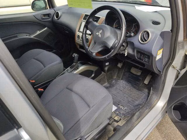 MITSUBISHI COLT PLUS