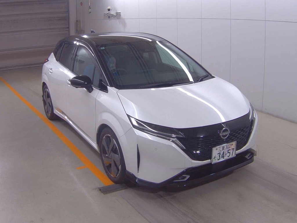 NISSAN AURA