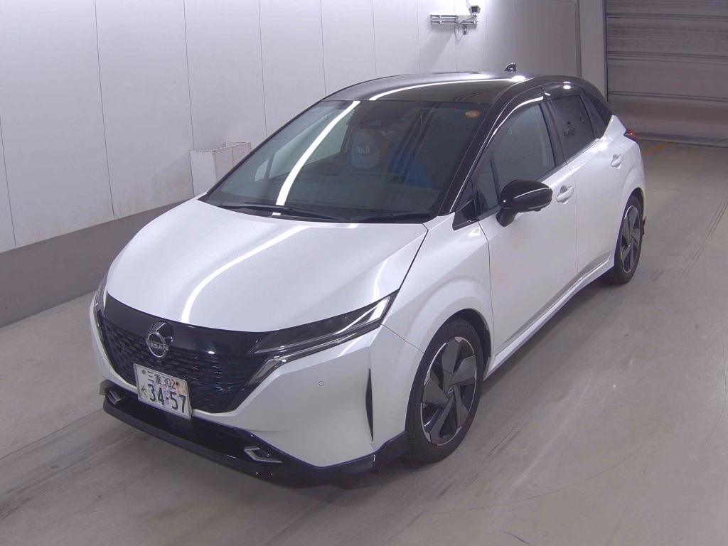 NISSAN AURA