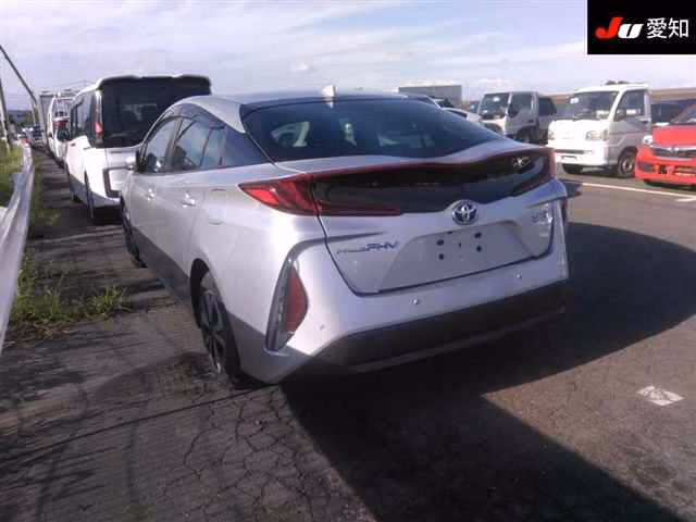 TOYOTA PRIUS PHV