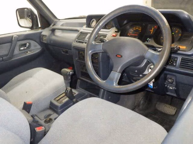 MITSUBISHI PAJERO