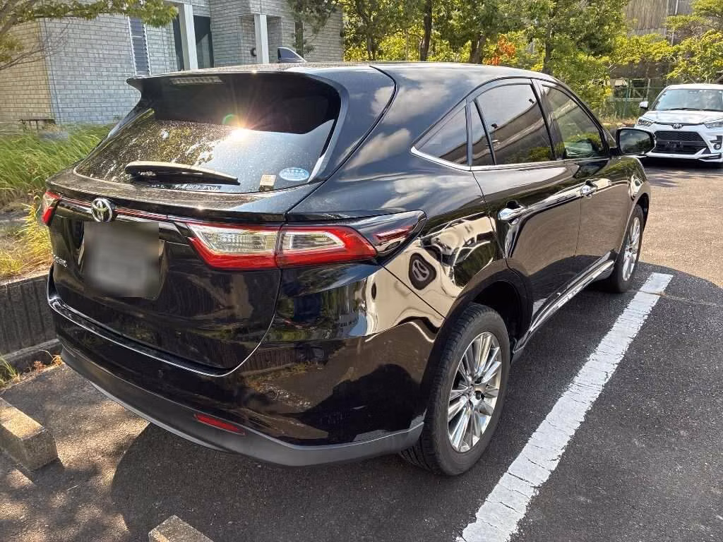 TOYOTA HARRIER