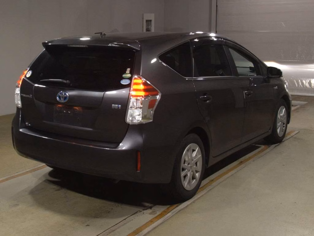 TOYOTA PRIUS ALPHA