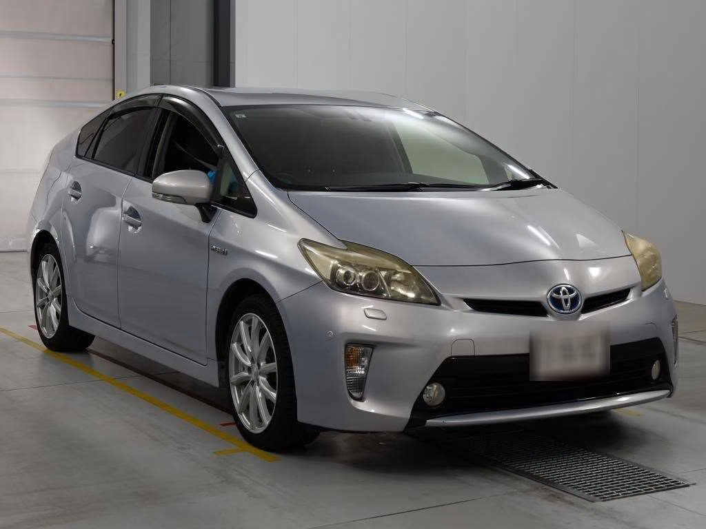 TOYOTA PRIUS
