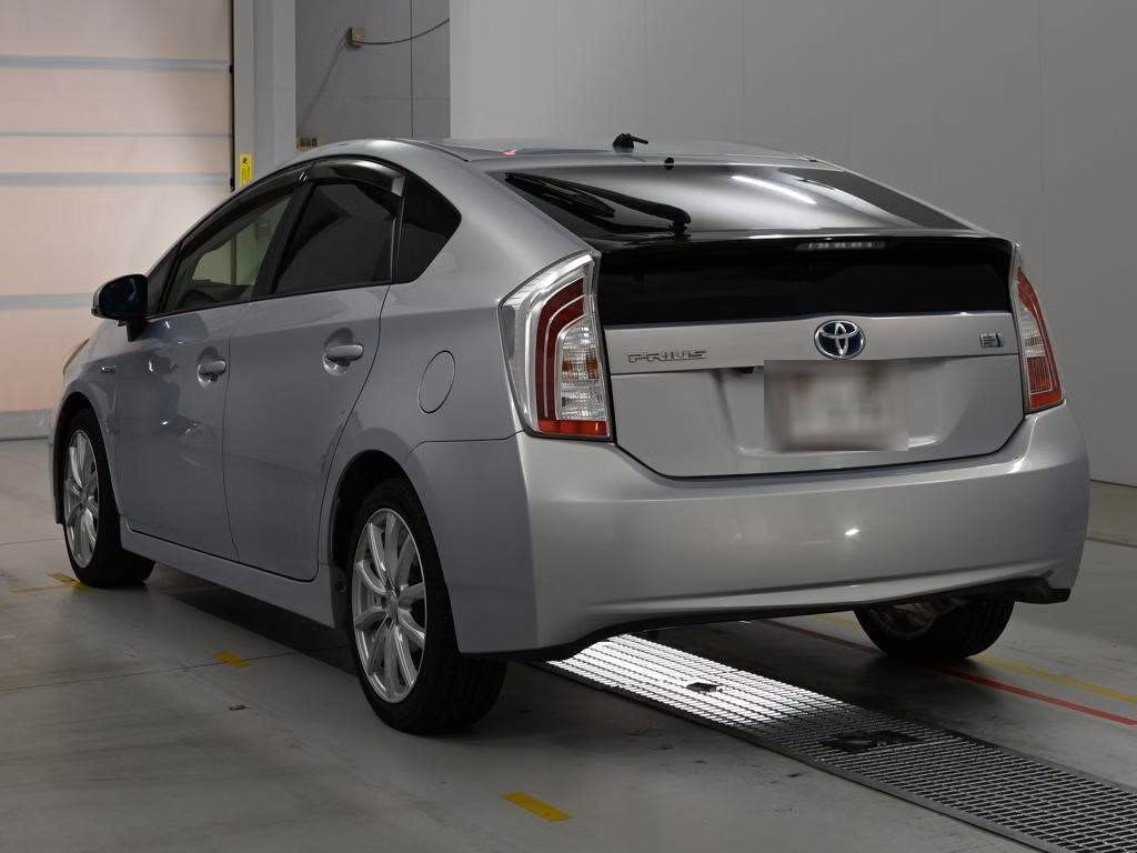 TOYOTA PRIUS