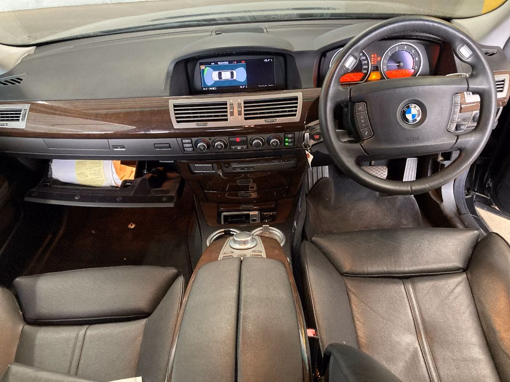 BMW 7-SERIES