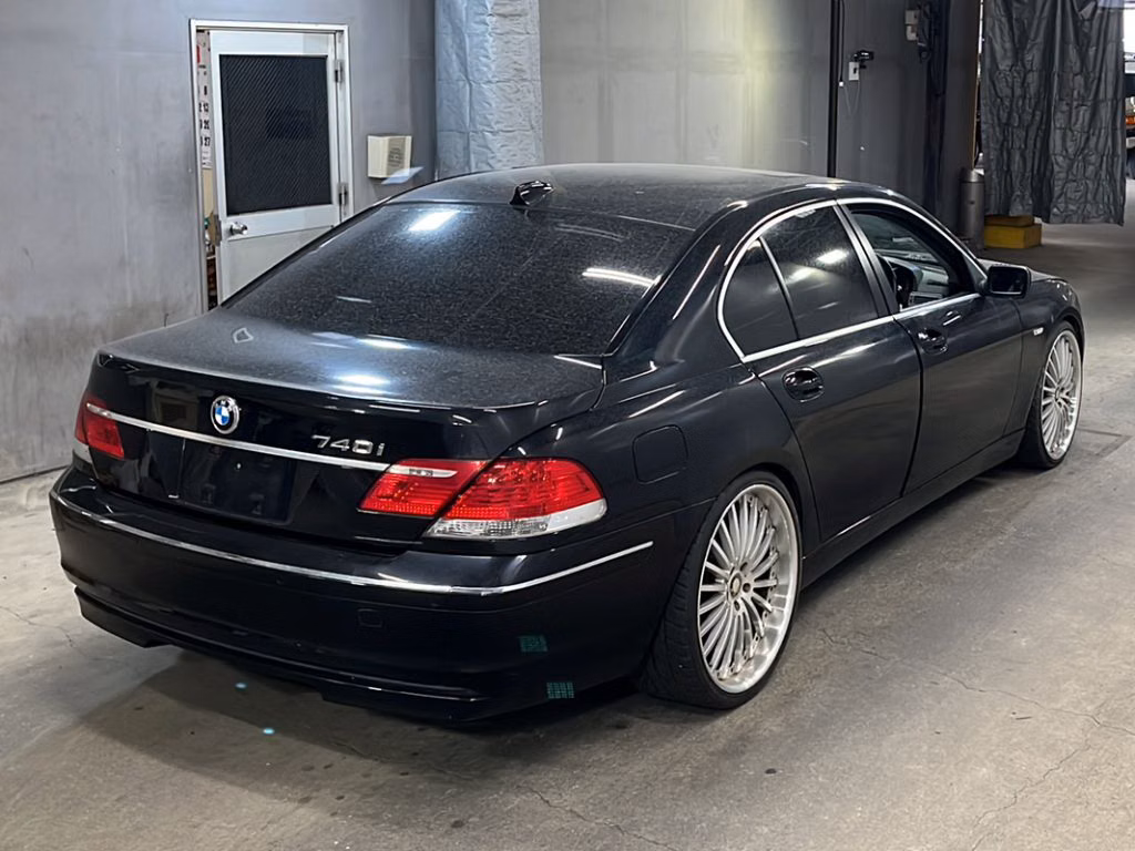 BMW 7-SERIES