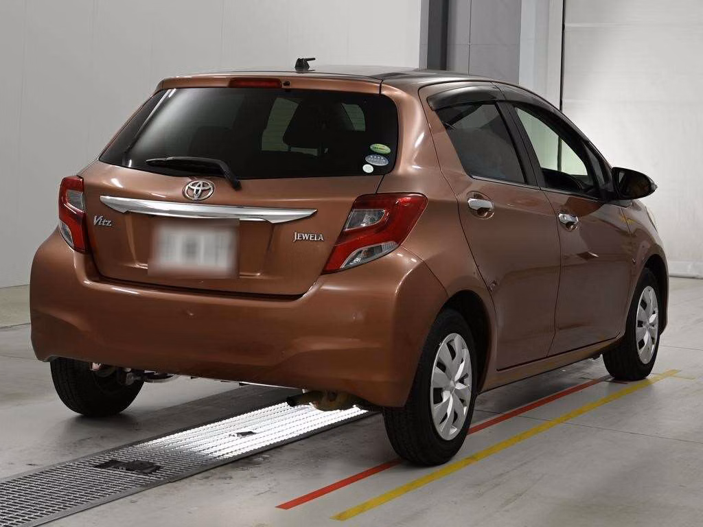 TOYOTA VITZ