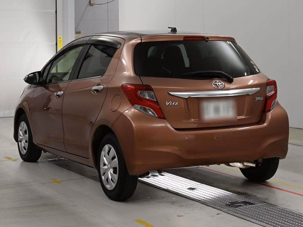 TOYOTA VITZ