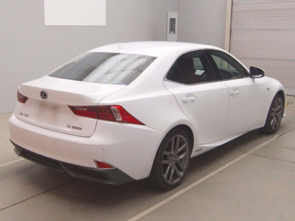 LEXUS IS300H