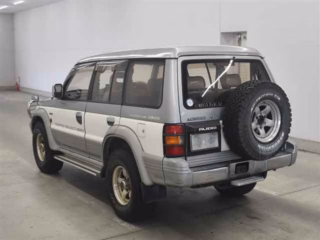 MITSUBISHI PAJERO