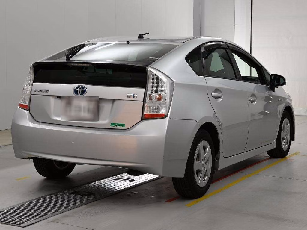 TOYOTA PRIUS