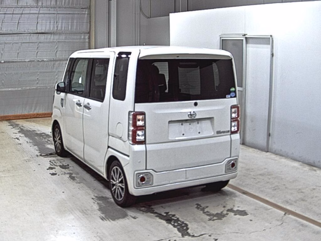 DAIHATSU WAKE