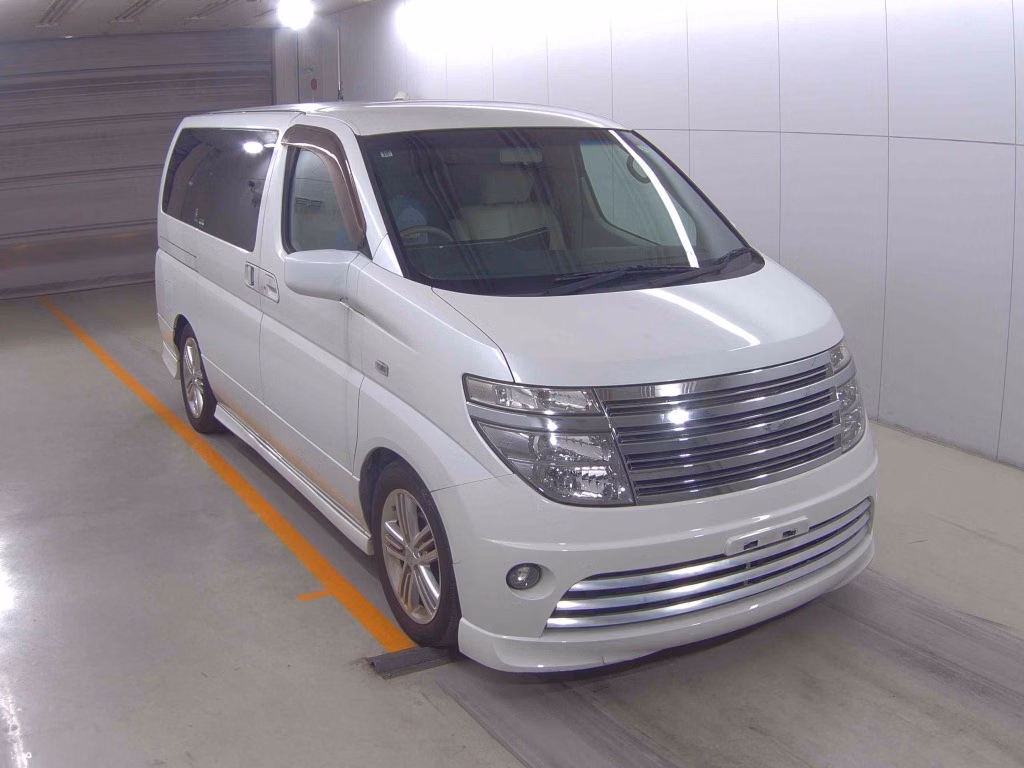 NISSAN ELGRAND
