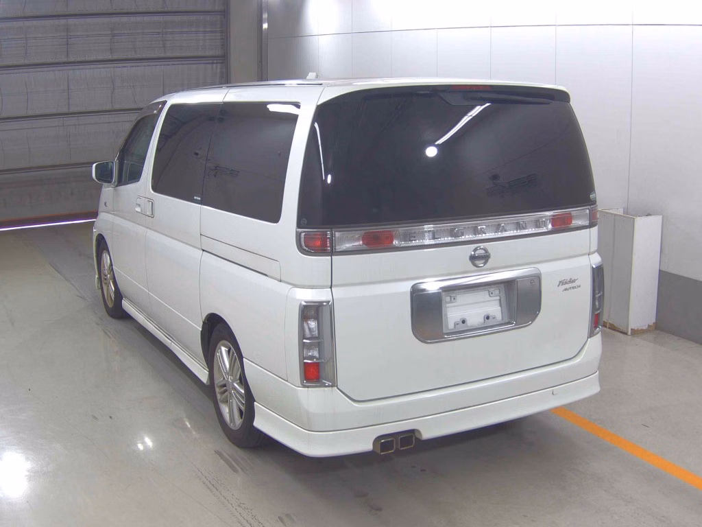 NISSAN ELGRAND