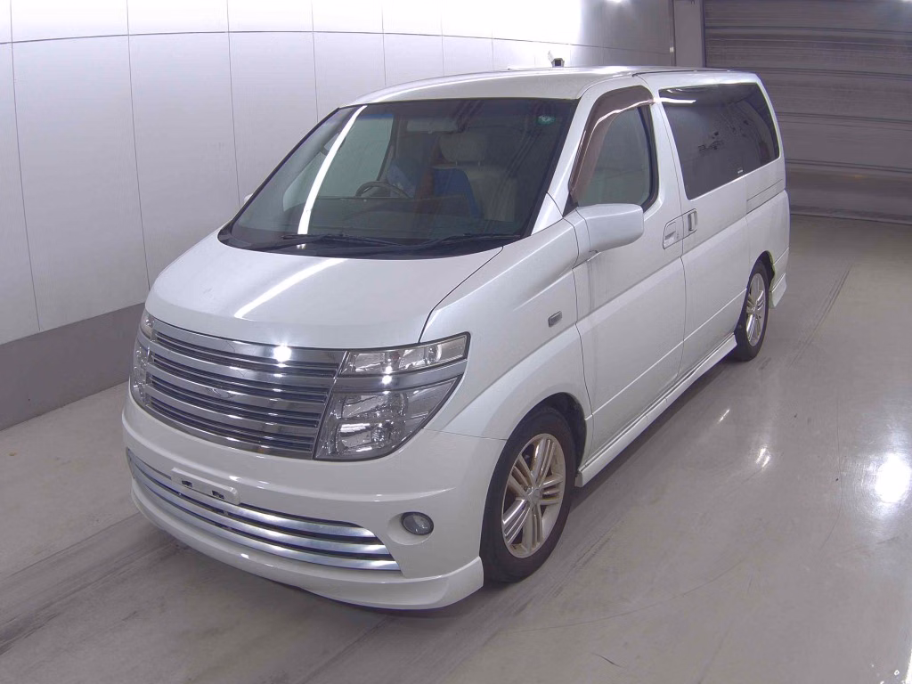 NISSAN ELGRAND