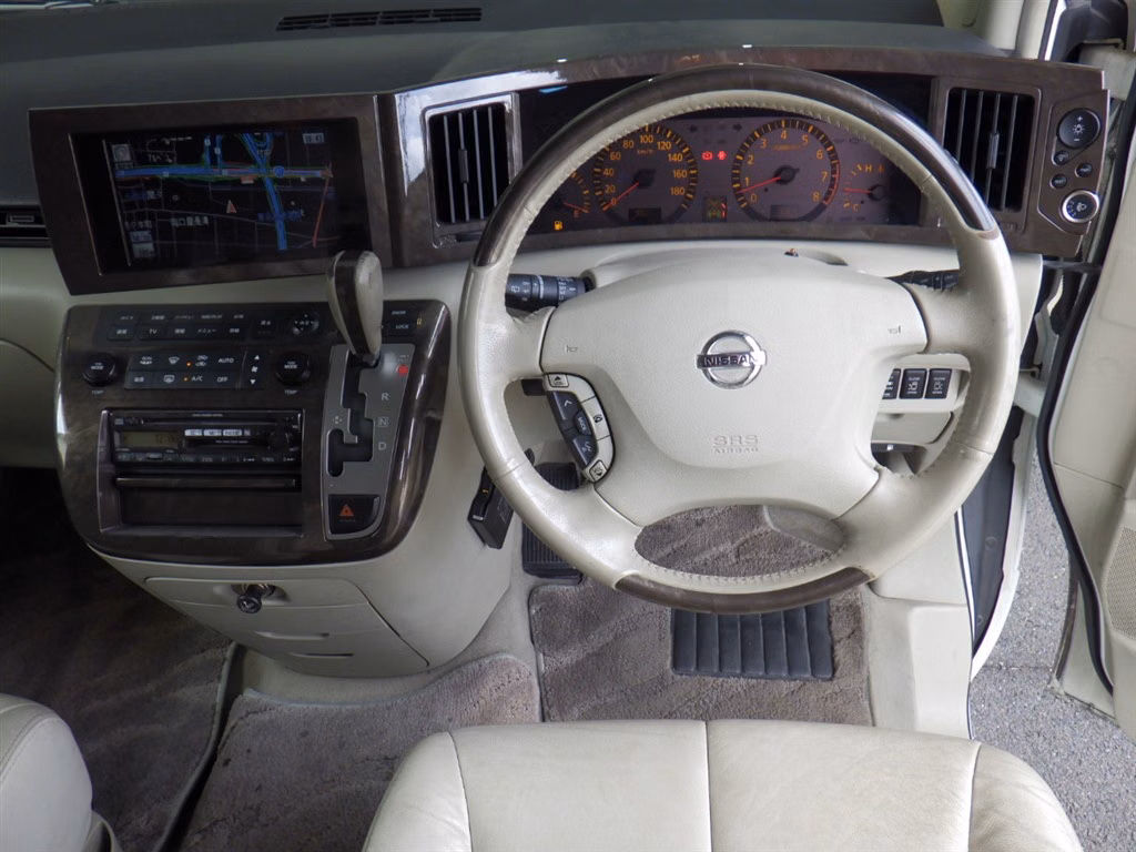 NISSAN ELGRAND