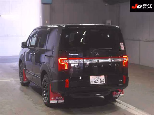 MITSUBISHI DELICA D:5