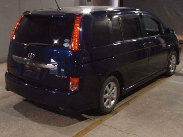 TOYOTA ISIS